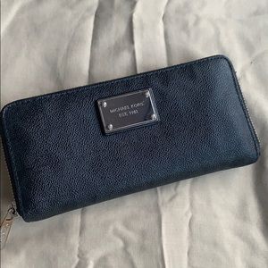 MICHAEL KORS BLACK WALLET